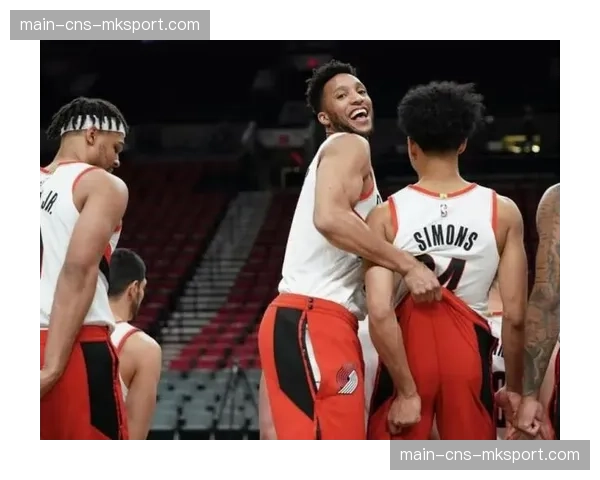 西甲联盟发布声明：将试行扩大教练席技术区域的新规