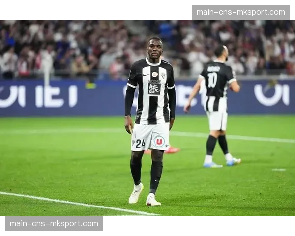 数据揭示:四月法甲场均传中数较上月下降8%,战术趋势悄然转变 数据揭示:四月法甲场均传中数较上月下降8%,战术趋势悄然转变